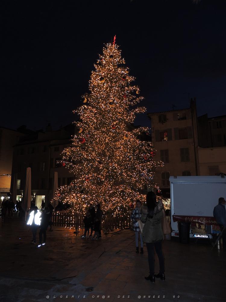 52 Toulon Place Du theatre.JPG -           